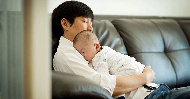 Hàng xóm gửi ảnh của vợ kèm lời nhắn chú thật may mắn chồng bỏ việc về gấp thấy cảnh đau lòng - 3