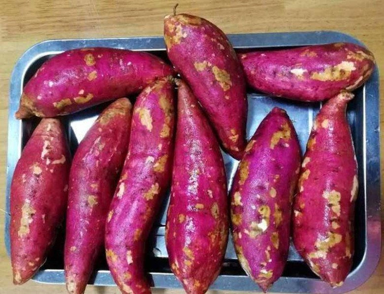 Hấp khoai lang người dùng nước sôi người thay bằng nước lạnh đầu bếp mách cách đúng làm khoai luôn ngon ngọt - 1
