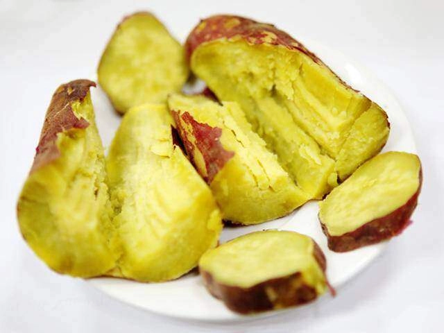 Hấp khoai lang người dùng nước sôi người thay bằng nước lạnh đầu bếp mách cách đúng làm khoai luôn ngon ngọt - 3