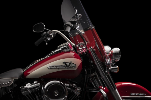 Harley-davidson hydra-glide revival 2024 ra mắt giới hạn chỉ 5 chiếc tại malaysia - 1