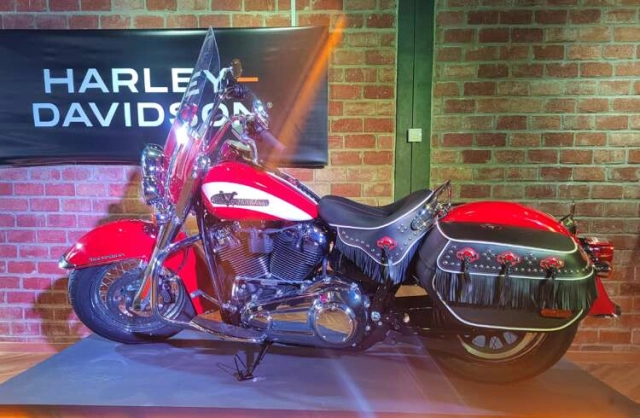 Harley-davidson hydra-glide revival 2024 ra mắt giới hạn chỉ 5 chiếc tại malaysia - 3