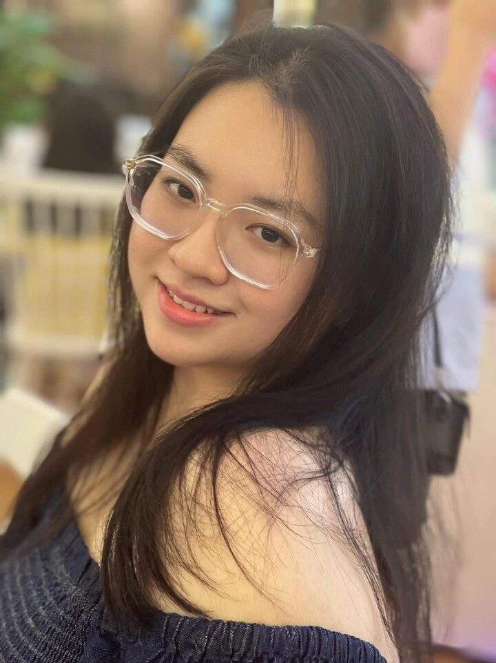 Hiền thục 21 tuổi một mình sinh nở giờ con gái hoa khôivừa ngọt ngào vừa hiếu thảo với mẹ đến tan chảy - 3