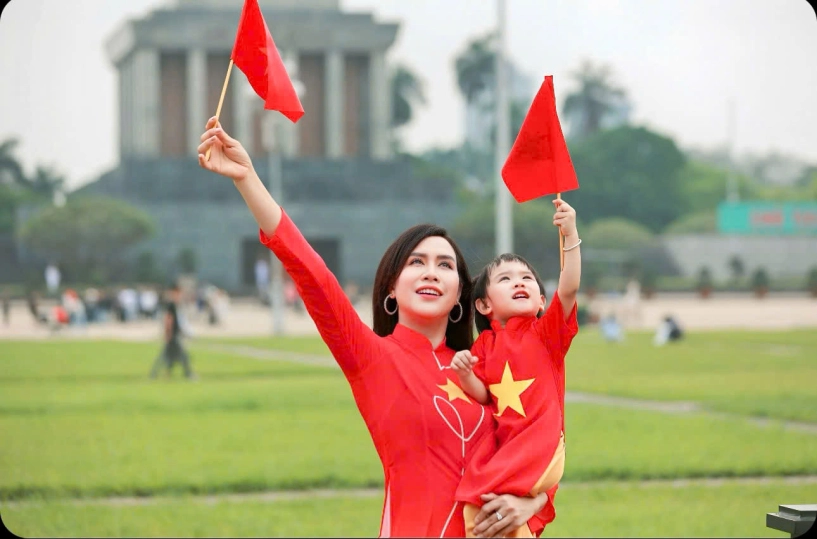 Hình ảnh gây sốt của nữ diễn viên quen mặt là thiếu tá công an - 1
