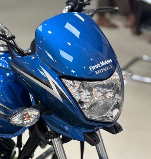 Hình ảnh thực tế của honda dream 110 2025 tại đại lý - mẫu xe côn tay giá khoảng 26 triệu đồng - 3
