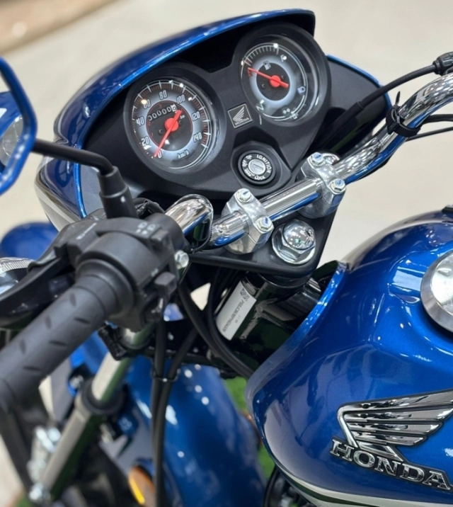Hình ảnh thực tế của honda dream 110 2025 tại đại lý - mẫu xe côn tay giá khoảng 26 triệu đồng - 7