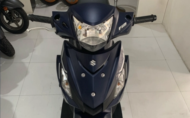 Hình ảnh thực tế của suzuki smash 115 fi 2025 tại đại lý có giá bán từ 28 đến 30 triệu đồng - 1