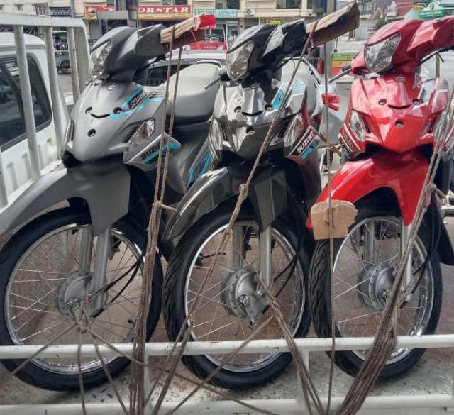 Hình ảnh thực tế của suzuki smash 115 fi 2025 tại đại lý có giá bán từ 28 đến 30 triệu đồng - 3