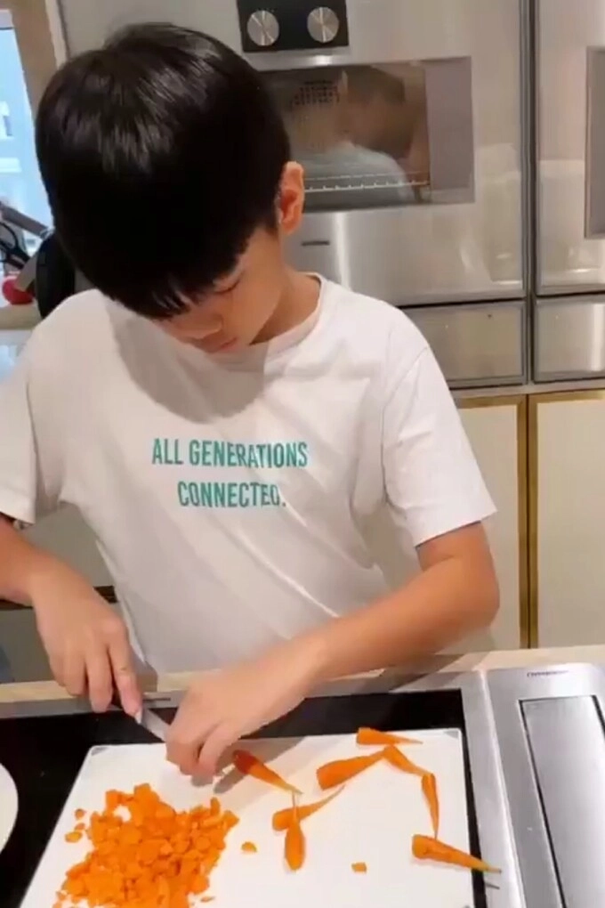 Hồ ngọc hà 5 năm đảm nhiệm việc cơm nước cho chồng giờ con trai riêng đã có thể thay thế mẹ - 5