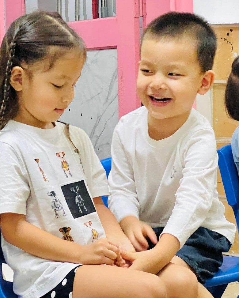 Hồ ngọc hà đăng báo cáo học tập của con trai leon ở trường quốc tế vui ra mặt khi đọc đánh giá của cô giáo - 2