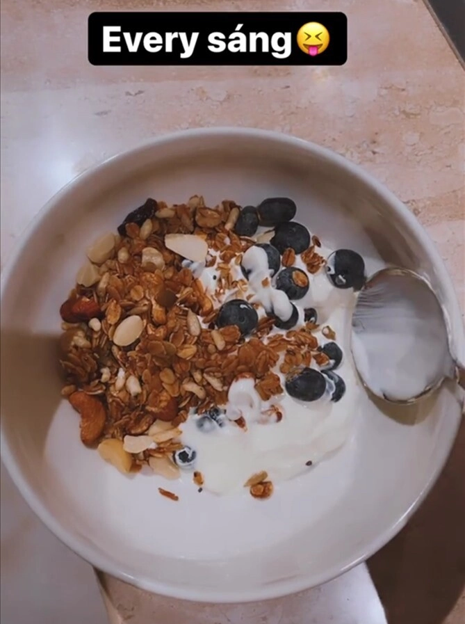 Hồ ngọc hà khoe cơm tấm nhà em với đĩa full topping ai ngờ lại vô cùng thanh đạm - 6