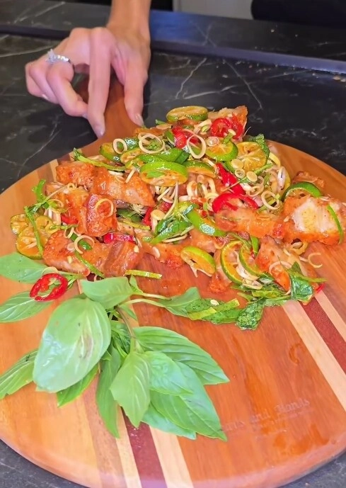Hoa hậu việt làm món ăn đang hot rần rần mà như trả thù người yêu cũ bất ngờ phản ứng của chồng - 18