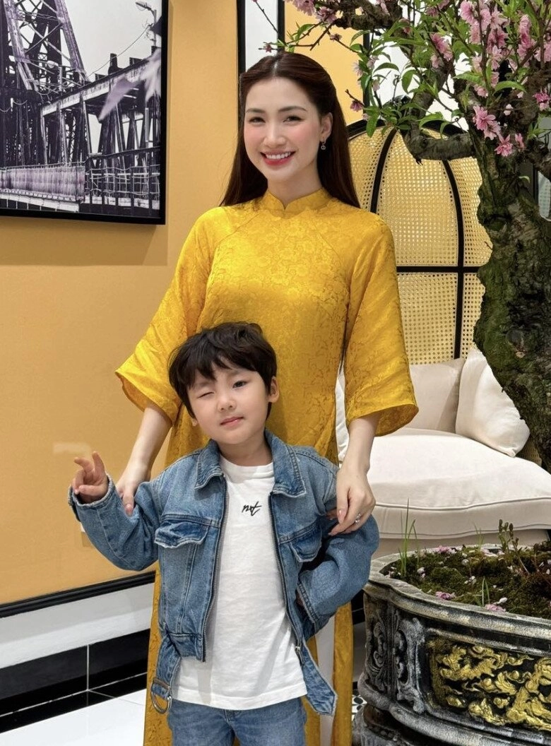 Hoà minzy dạy con trai học bé bo sắp vào lớp 1 viết chữ rất đẹp ai nhìn cũng khen - 6