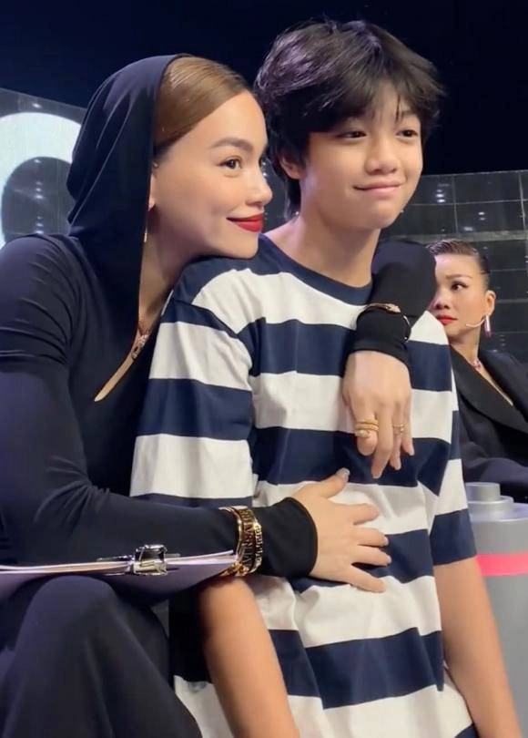 Hội con nhà người ta showbiz việt con gái quyền linh chuẩn hoa hậu con trai lý hải 12 tuổi giỏi 4 ngôn ngữ - 5