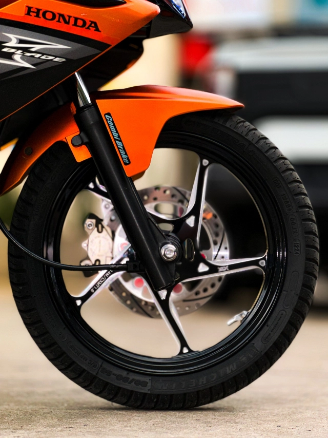 Hồi sinh air blade thái đẹp xuất sắc với 2 chiếc đồng hồ thuộc dạng đình đám trong giới tay ga - 10