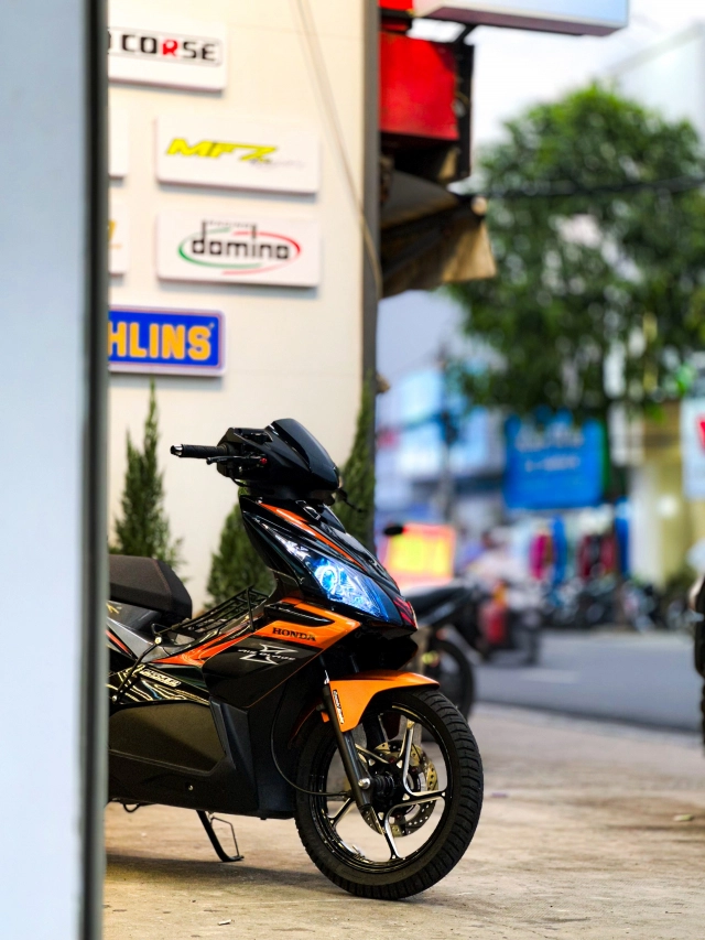 Hồi sinh air blade thái đẹp xuất sắc với 2 chiếc đồng hồ thuộc dạng đình đám trong giới tay ga - 15