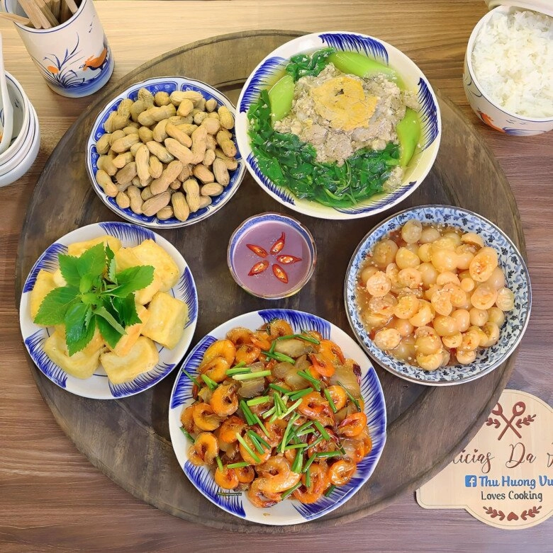 Hôm nay nấu gì bữa cơm đậm chất mùa hè nhìn chỉ muốn ăn luôn mấy bát cơm - 1