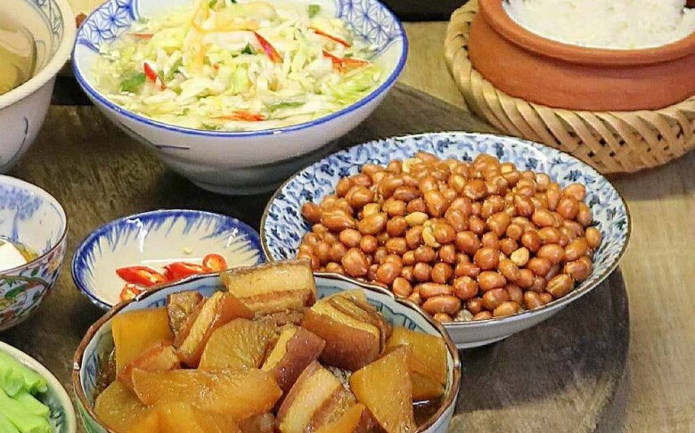 Hôm nay nấu gì bữa tối 4 món dân dã nhưng ăn hết sạch - 9