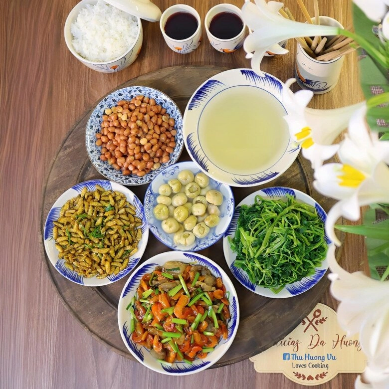 Hôm nay nấu gì cơm nhà có gì đâu chút cà muối nhộng rang mà no lòng ấm dạ - 1