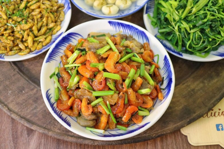 Hôm nay nấu gì cơm nhà có gì đâu chút cà muối nhộng rang mà no lòng ấm dạ - 3