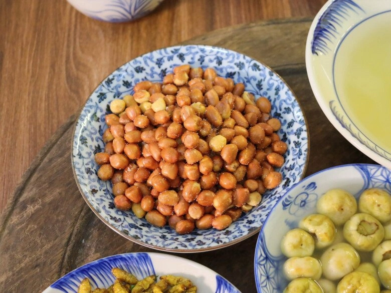 Hôm nay nấu gì cơm nhà có gì đâu chút cà muối nhộng rang mà no lòng ấm dạ - 7