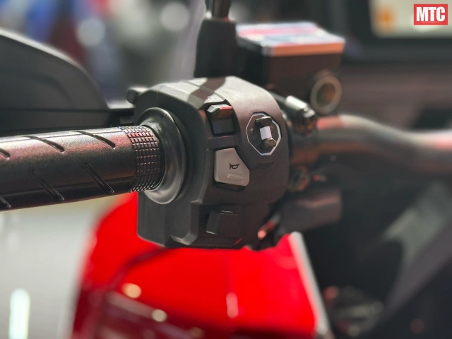 Honda adv350 2025 vừa ra mắt với giá bán từ 131 triệu đồng tại thái lan có gì khác biệt - 10