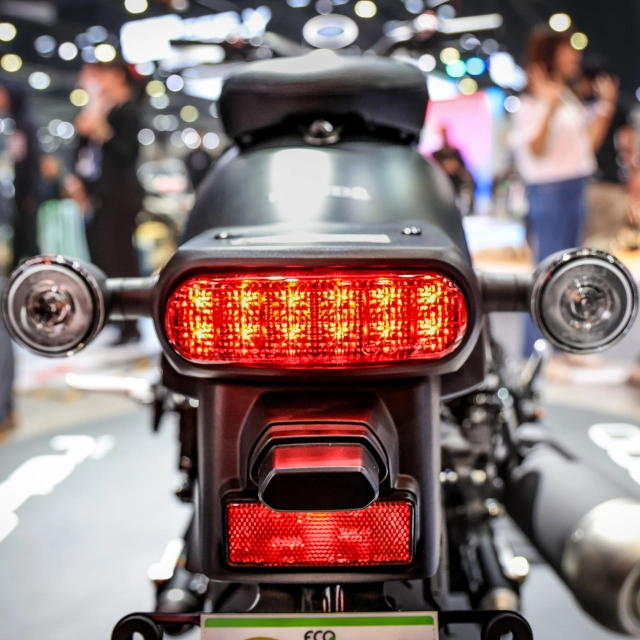 Honda rebel300 e-clutch ra mắt làm xáo trộn phân khúc cruiser nhập môn - 18