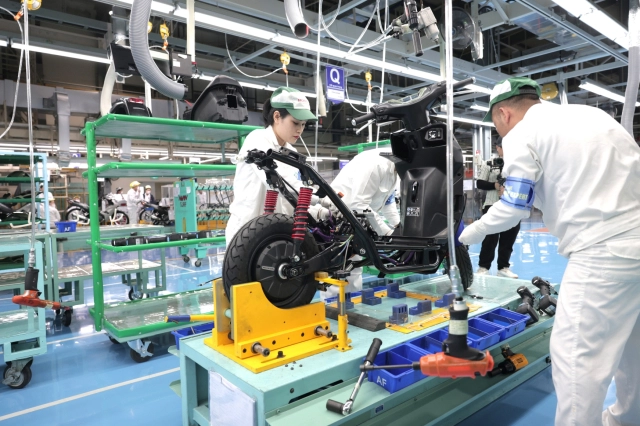 Honda xuất xưởng chiếc xe gắn máy điện icon e đầu tiên tại việt nam - 13
