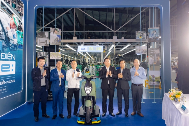 Honda xuất xưởng chiếc xe gắn máy điện icon e đầu tiên tại việt nam - 15