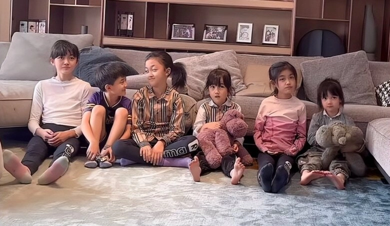 Hot mom nổi tiếng mxh 8 năm sinh 6 con mỗi đứa trẻ được một bảo mẫu chăm sóc trong biệt thự 1000m2 - 6