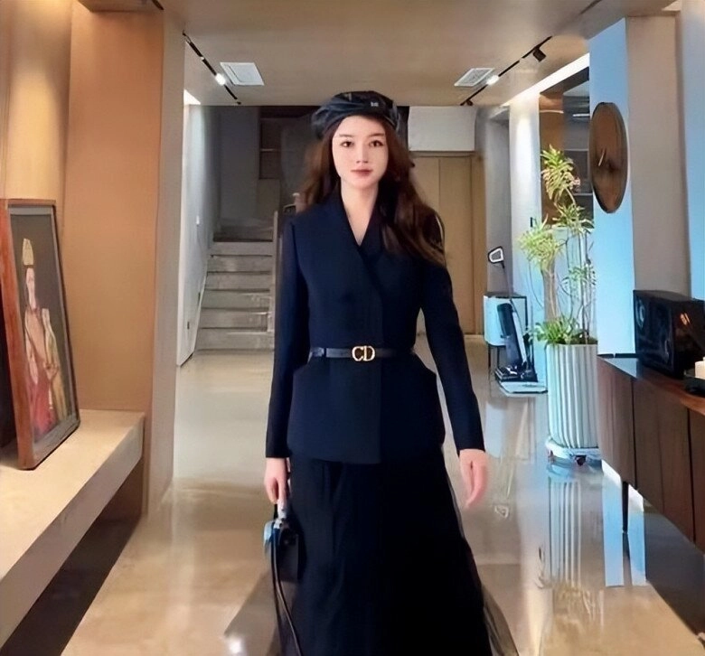 Hot mom nổi tiếng mxh 8 năm sinh 6 con mỗi đứa trẻ được một bảo mẫu chăm sóc trong biệt thự 1000m2 - 8