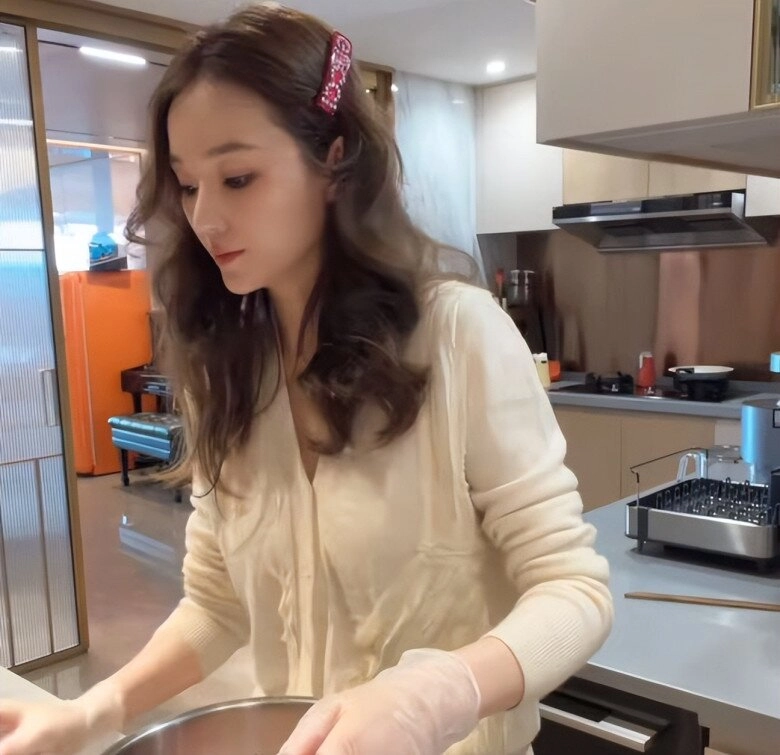 Hot mom nổi tiếng mxh 8 năm sinh 6 con mỗi đứa trẻ được một bảo mẫu chăm sóc trong biệt thự 1000m2 - 9