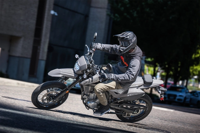 Kawasaki klx300 và klx300sm ra mắt phiên bản cho năm 2025 - 4