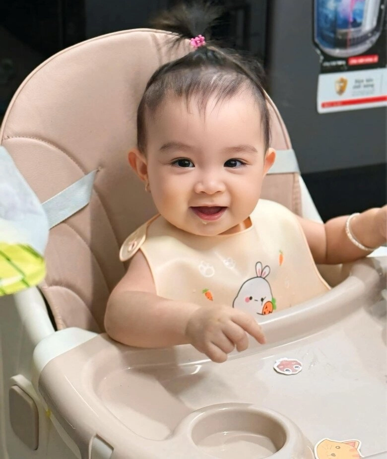 Kha ly mình chờ mòn mỏi 8 năm mổ 2 lần cắt bỏ buồng trứng mới mang thai con gái đầu lòng ở tuổi 39 - 9