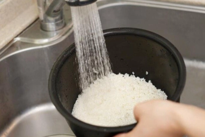 Khi nấu ăn lúc nào cần thêm nước nóng lúc nào sử dụng nước lạnh dùng sai mất vị cả bữa cơm - 2
