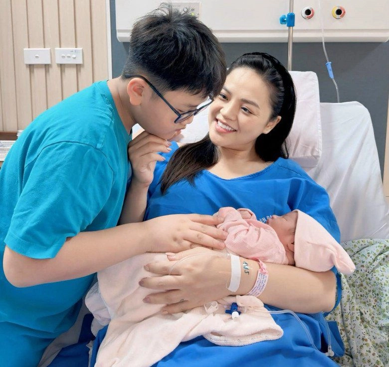 Khoe cảnh cho con bú ở viện dv thu quỳnh tiết lộ chửa ngực mách cách gọi sữa về tràn trề sau sinh - 6