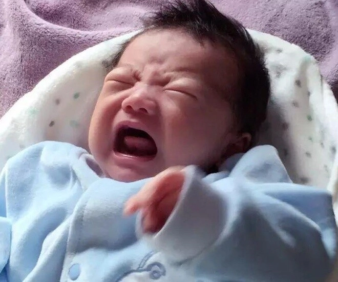Không hề mê tín đứa trẻ đến để trả ơn hay đòi nợ sự khác biệt quá lớn ngay từ lúc vừa chào đời - 3