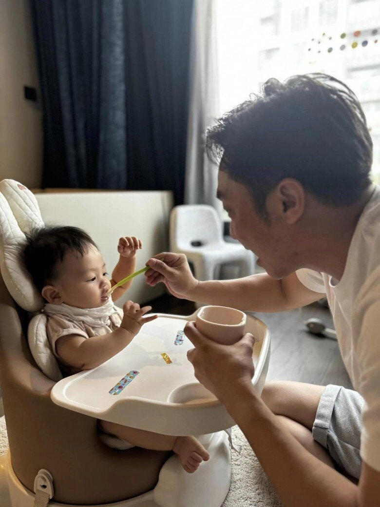 Không nhận ra cường đôla khi ở ẩn vì biến cố giản dị bế con nhảy múa ở công viên ven sông cùng các cô chú trung niên - 7