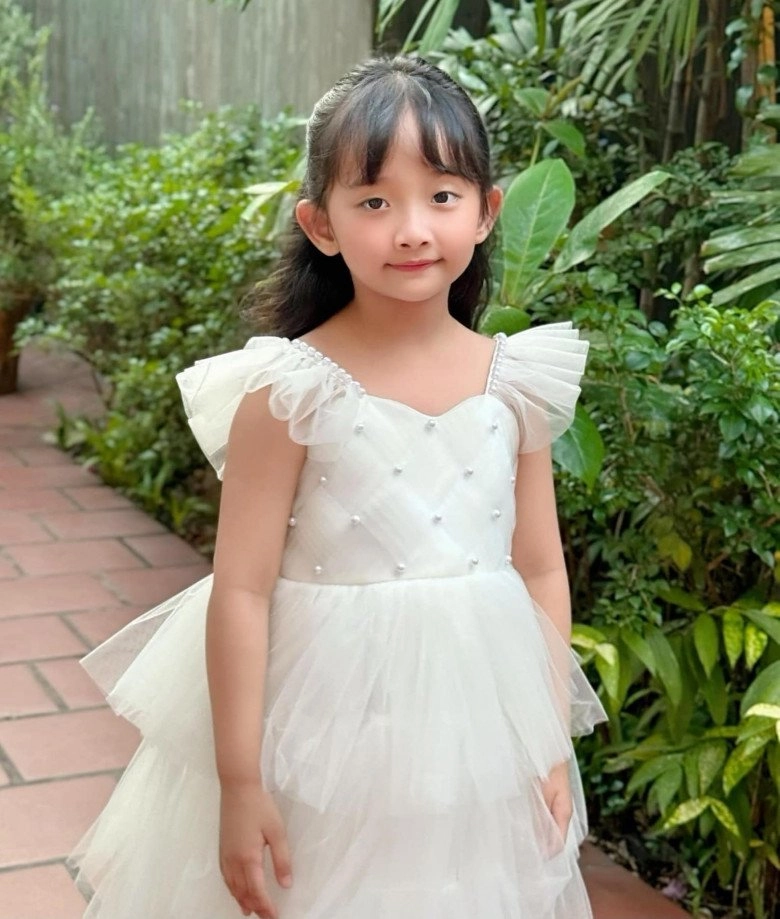 Kubi - anna nhà khánh thi phan hiển được báo trung quốc khen diện mạo xinh đẹp tài năng - 17