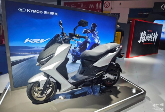 Kymco trình làng mẫu xe tay ga 150cc sở hữu hệ truyền động nhông sên đĩa - 4
