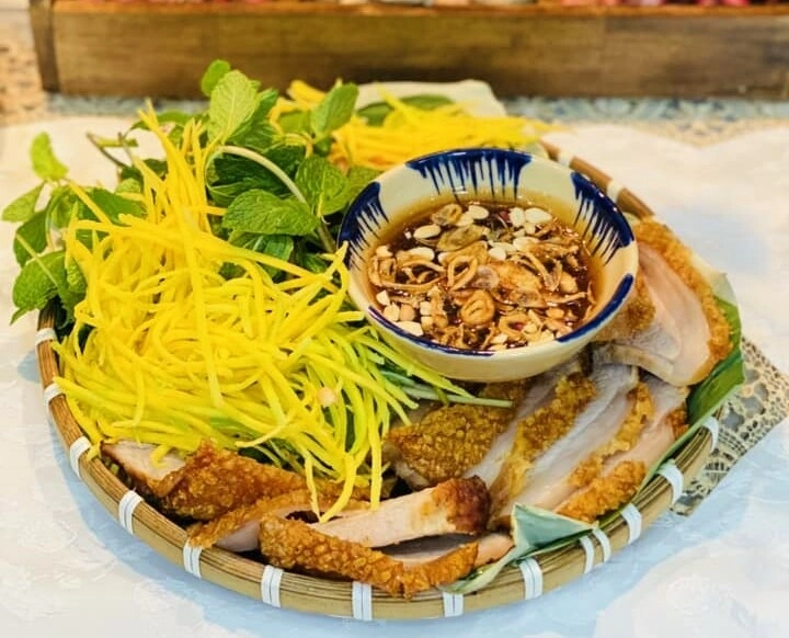 Làm thịt heo quay nhớ thực hiện bước này bì vàng ươm nổ đều lại giòn tan ăn đã miệng - 10