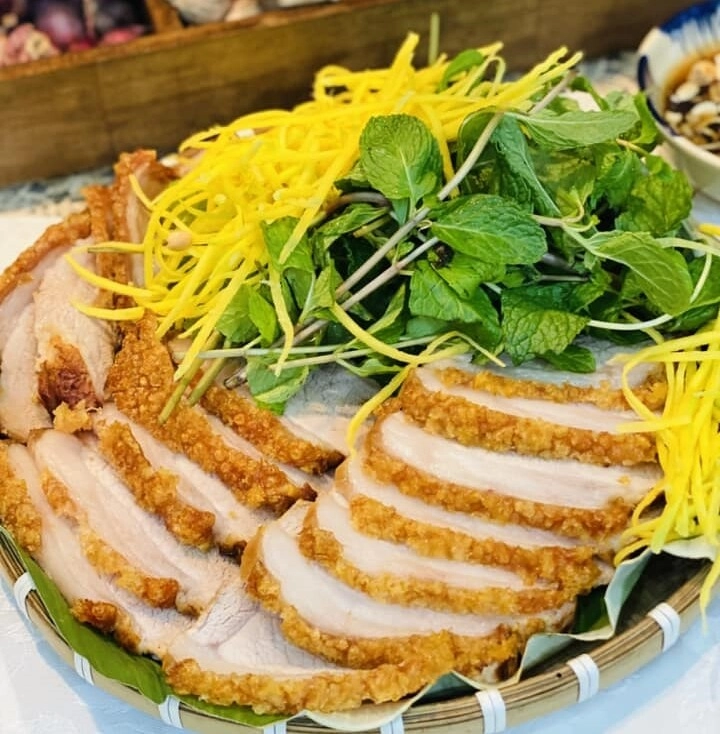 Làm thịt heo quay nhớ thực hiện bước này bì vàng ươm nổ đều lại giòn tan ăn đã miệng - 11