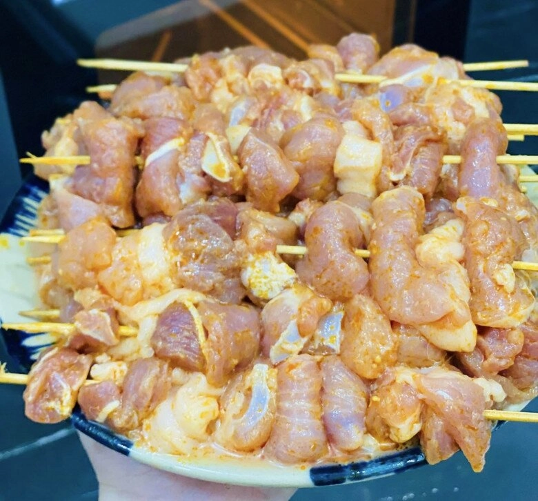 Làm thịt nướng xiên khi ướp thêm một thứ bột này ai cũng tưởng không ngon mà ngon không tưởng - 5