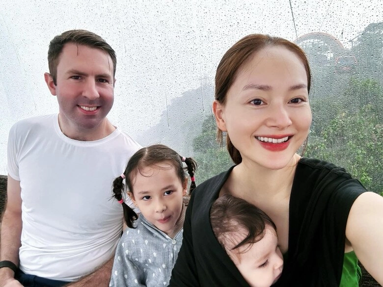 Lan phương dậy từ 5 giờ sáng nấu ăn dặm cho con gái lai tây hội mẹ bỉm xuýt xoa khen nữ diễn viên chăm con khéo - 6