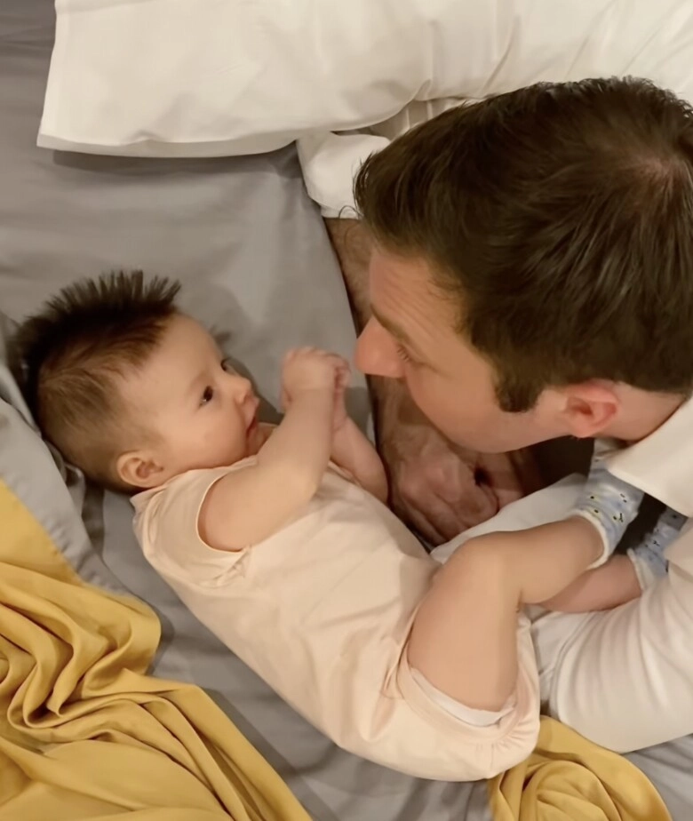 Lan phương hạnh phúc khoe con gái lai tây mới 5 tháng tuổi đã biết ngồi càng lớn càng xinh giống mẹ - 5
