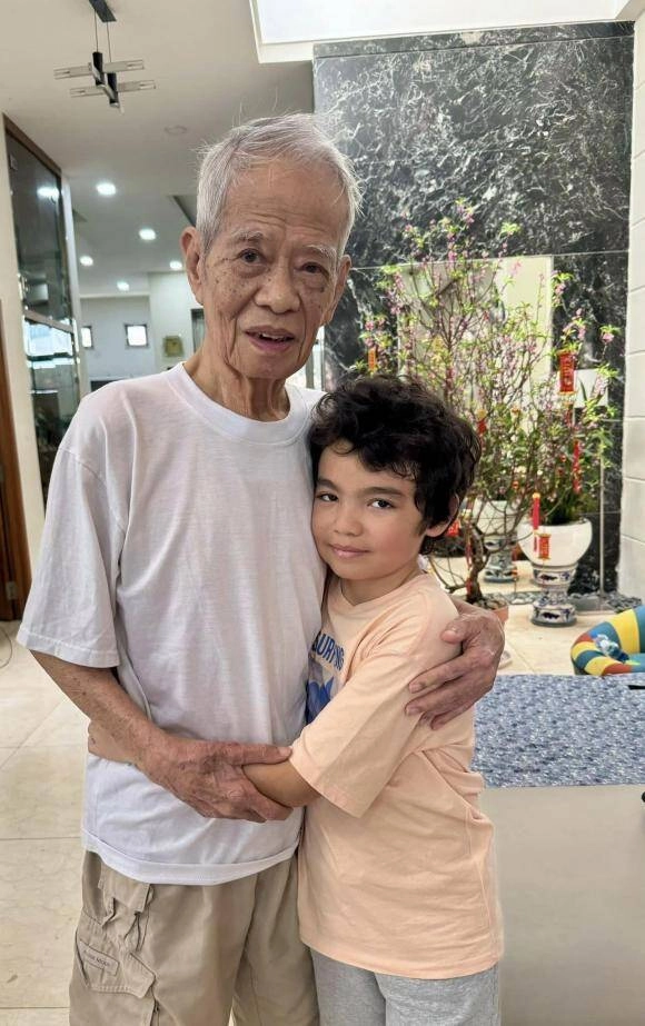 Lấy chồng tây đại gia hơn 20 tuổi thu minh 8 năm giấu mặt con trai duy nhất đến khi bé lớn hỏi 1 câu thấy thương - 8