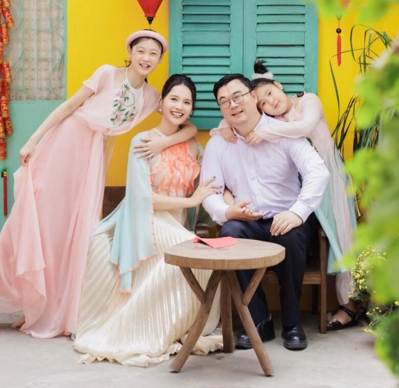 Lấy chồng trung quốc họ liu hoa hậu hương giang đặt tên con gái 3 chữ hiếm ai trùng - 1