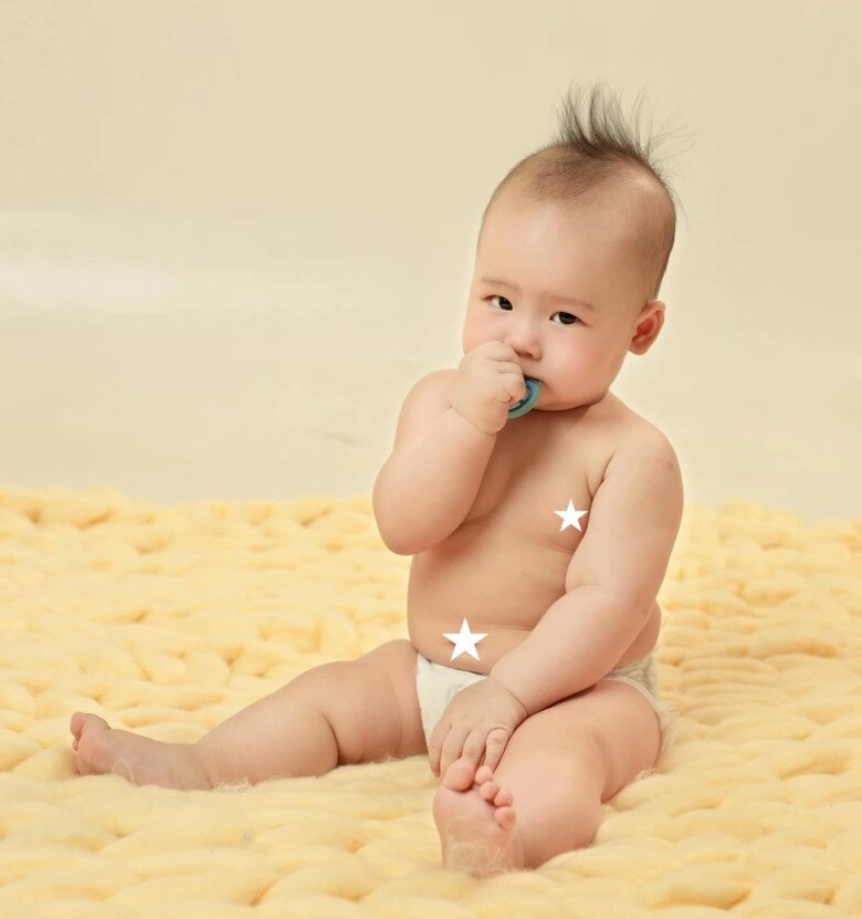 Lê âu ngân anh não lòng nhìn con trai 9 tháng hay cười thích ăn nay bỗng thay đổi cơn đau ập tới là mặt méo xẹo - 2