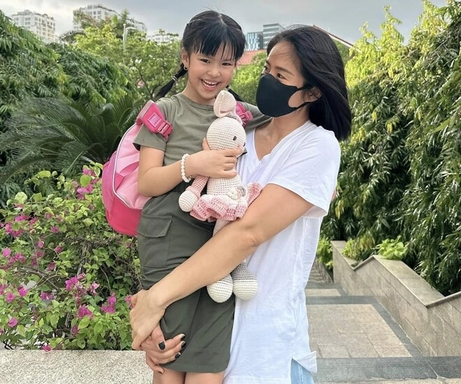 Lê phương khoe con gái 6 tuổi xinh đẹp giống hệt bố quách ngọc tuyên vội bình luận - 1