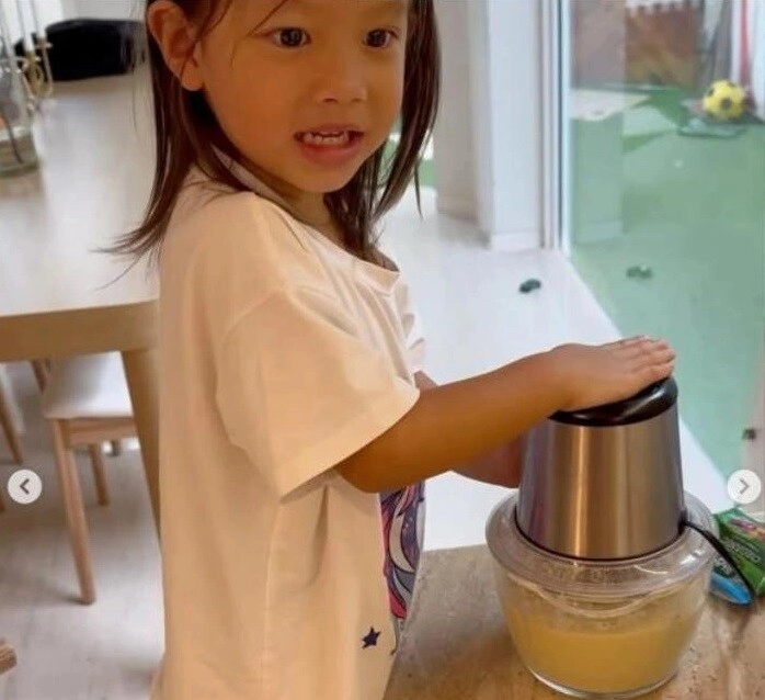 Lisa con gái hồ ngọc hà được tẩm bổ vàng mềm 120 triệulạng từ trong bụng mẹ bảo sao 4 tuổi đã thế này - 10