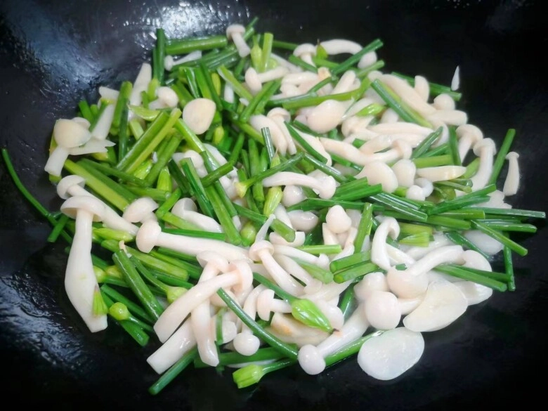 Loại rau duy nhất giàu vitamin d xào với quả giàu canxi ăn vào bổ gấp đôi - 5